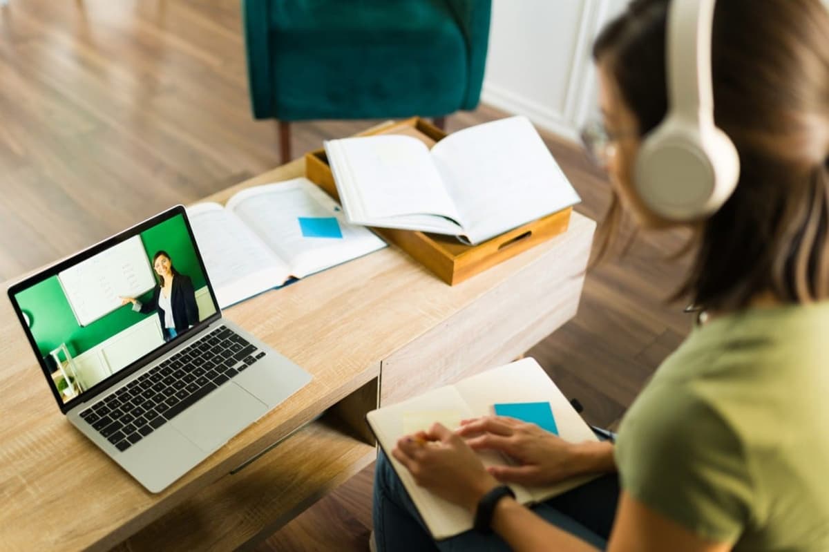 Student attending a live online class