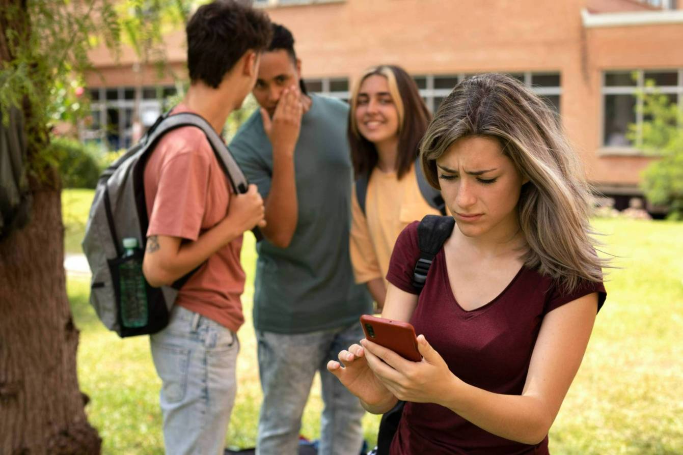 网络欺凌 如何防止在线学校中的欺凌行为